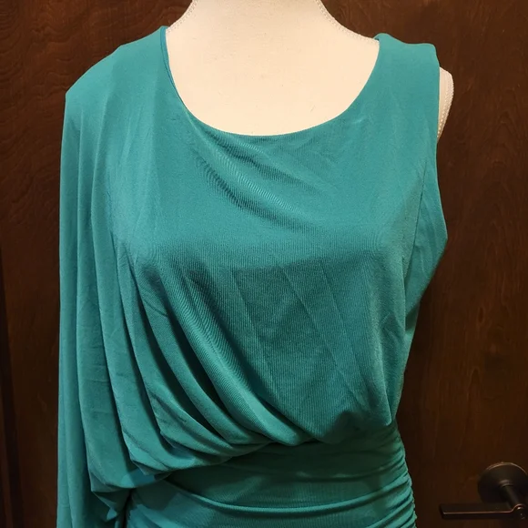 BCBG Elegant Emerald Green Dress NWT - Picture 4 of 11